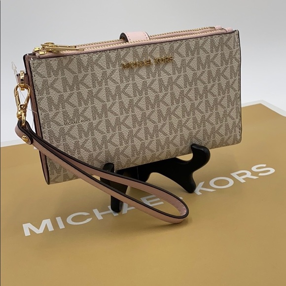 MICHAEL KORS DOUBLE ZIP WRISTLET POWDER BLUSH - Picture 6 of 16